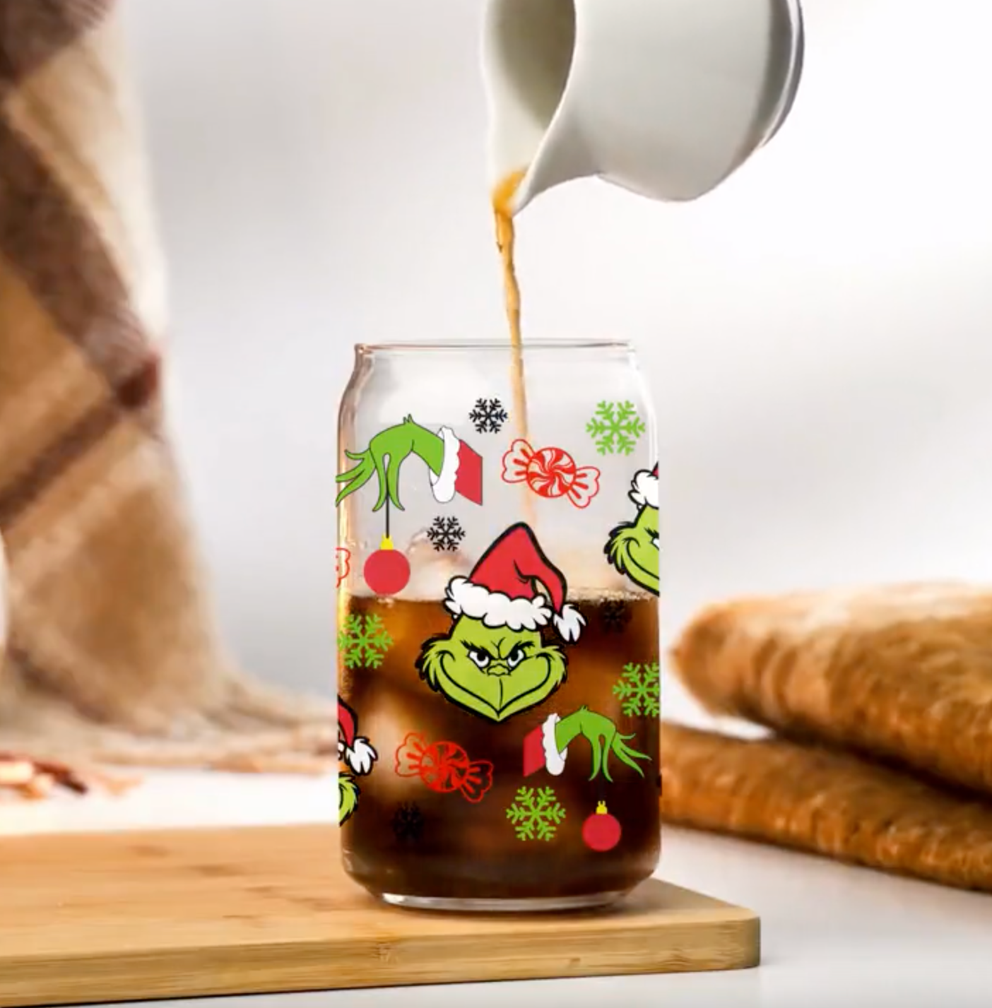 Christmas Grinch 16oz Glass Cup