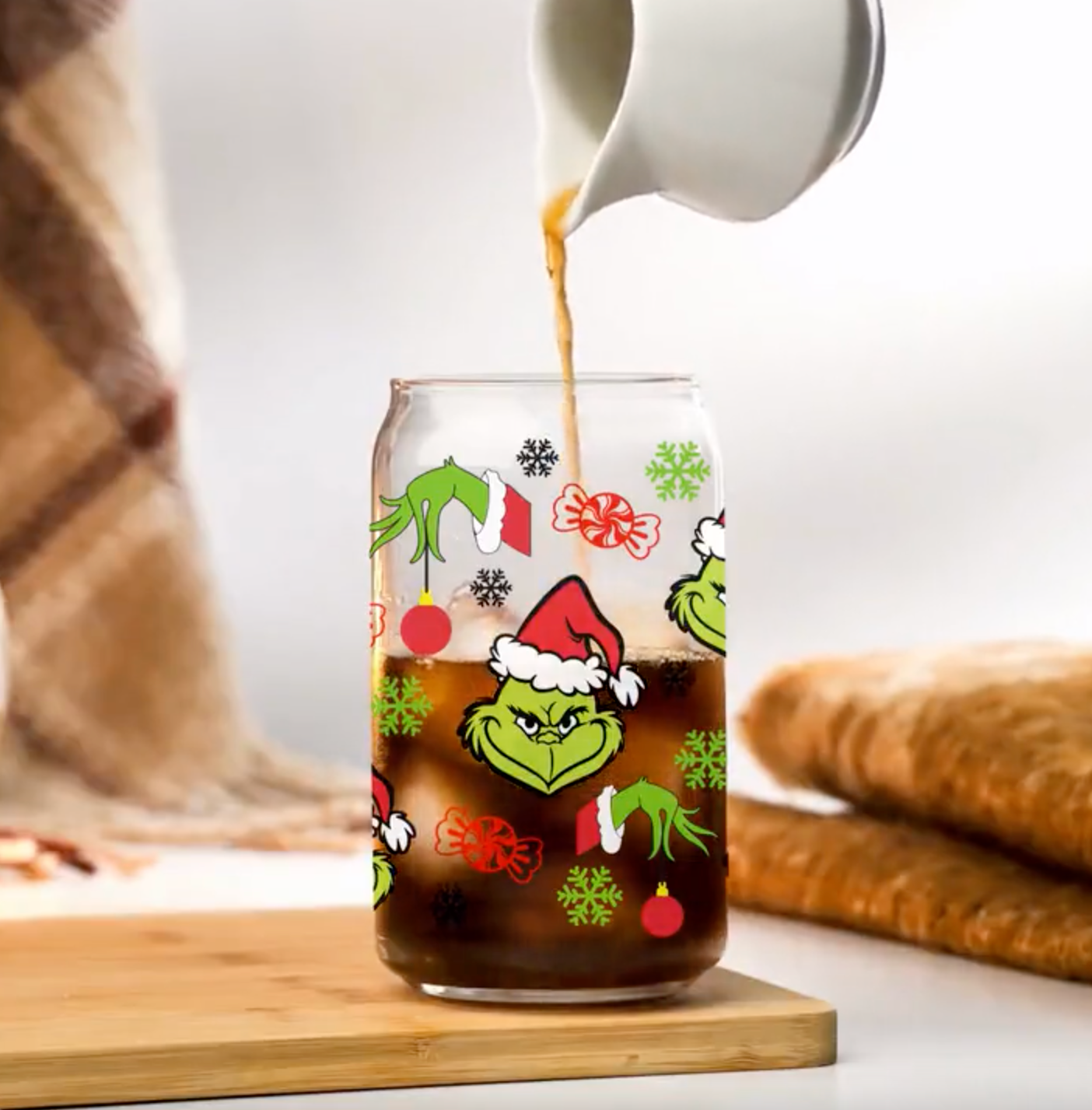 Winnie-the-Pooh 16oz Glass Cup